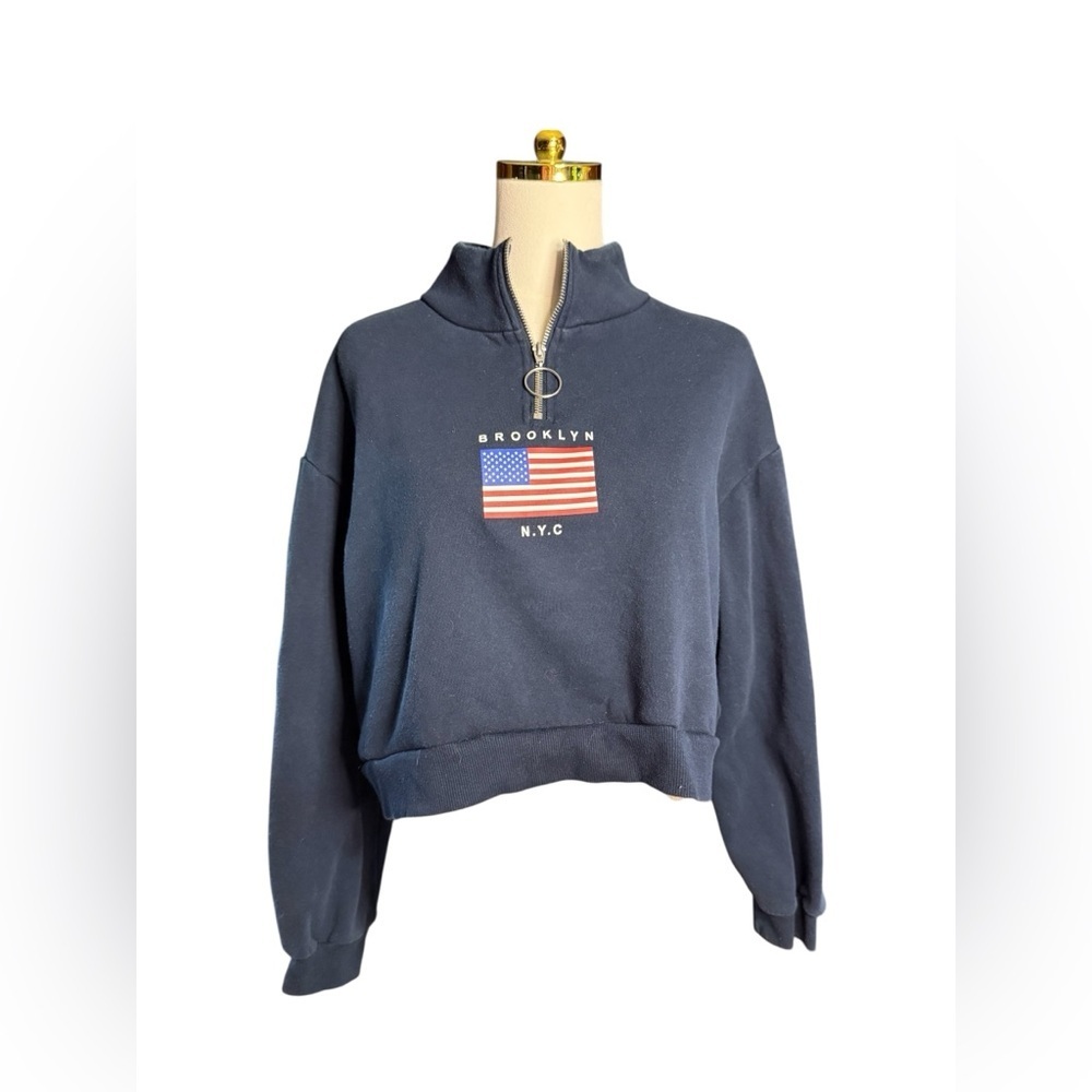 Divided Navy Cropped Brooklyn NYC Half-Zip Sweatshirt with Flag Graphic Size M
